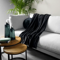 Dutch Decor Plaid Harvey - 150x200cm - Raven -Decor Verkoop dutch decor plaid harvey 150x200cm raven polyester 3 1