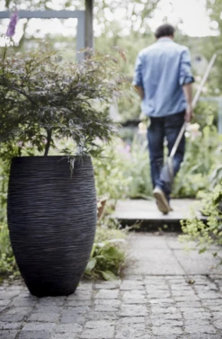 Capi Bloempot Hoog Nature Elegant Deluxe Rib NL - D56 X H84cm - Zwart -Decor Verkoop vaas elegant deluxe rib nl 56x84 zwart bloempot 3 4